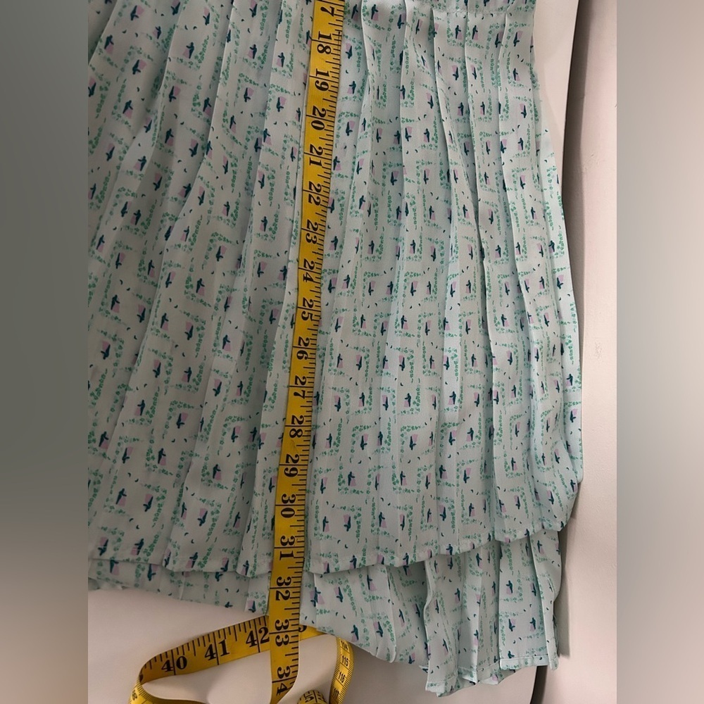 Seven7 pleated, pin-tucked floral top 2x generously cut, flattering, springtime - Picture 7 of 8